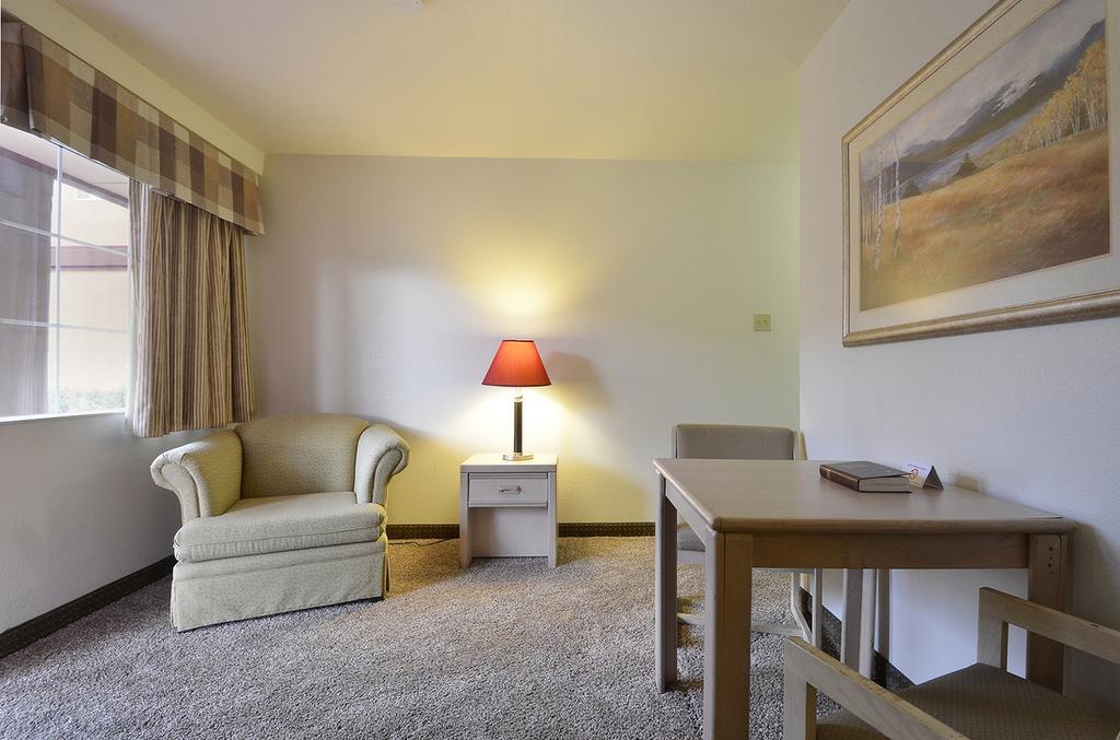 Amco Hotel & Suites- Fort Hood Килийн Стая снимка