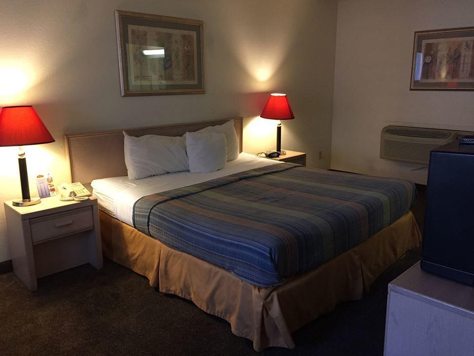 Amco Hotel & Suites- Fort Hood Килийн Екстериор снимка