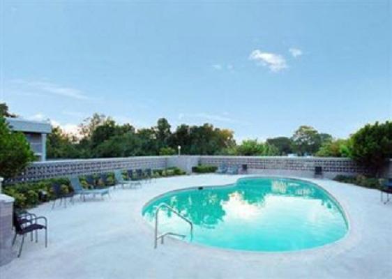 Amco Hotel & Suites- Fort Hood Килийн Екстериор снимка