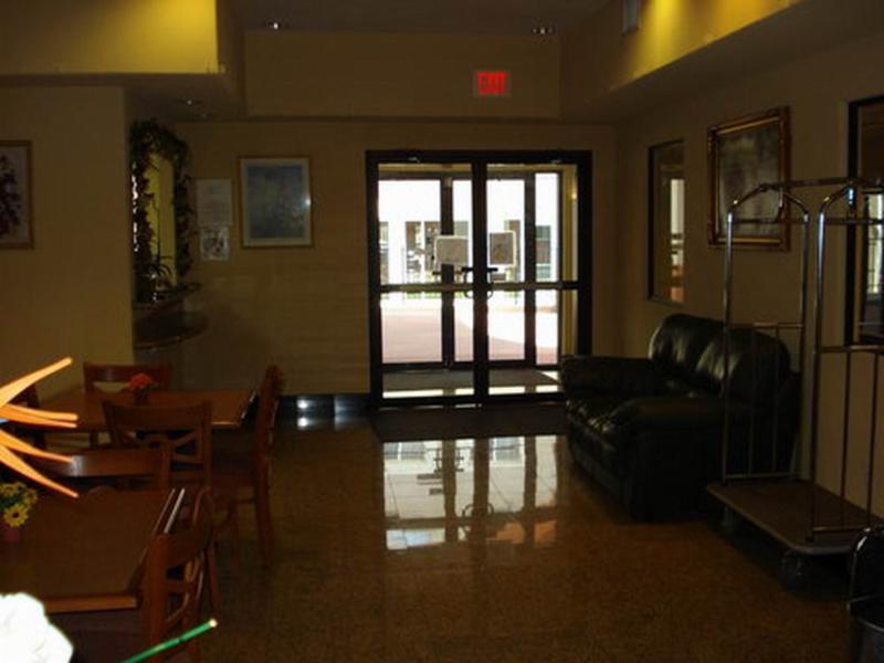 Amco Hotel & Suites- Fort Hood Килийн Екстериор снимка