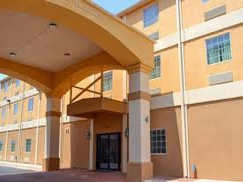Amco Hotel & Suites- Fort Hood Килийн Екстериор снимка